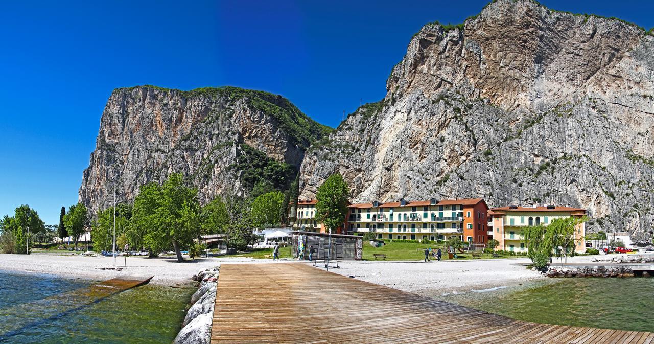 Campione Ora Apartments By Gardadomusmea Campione del Garda Exterior photo